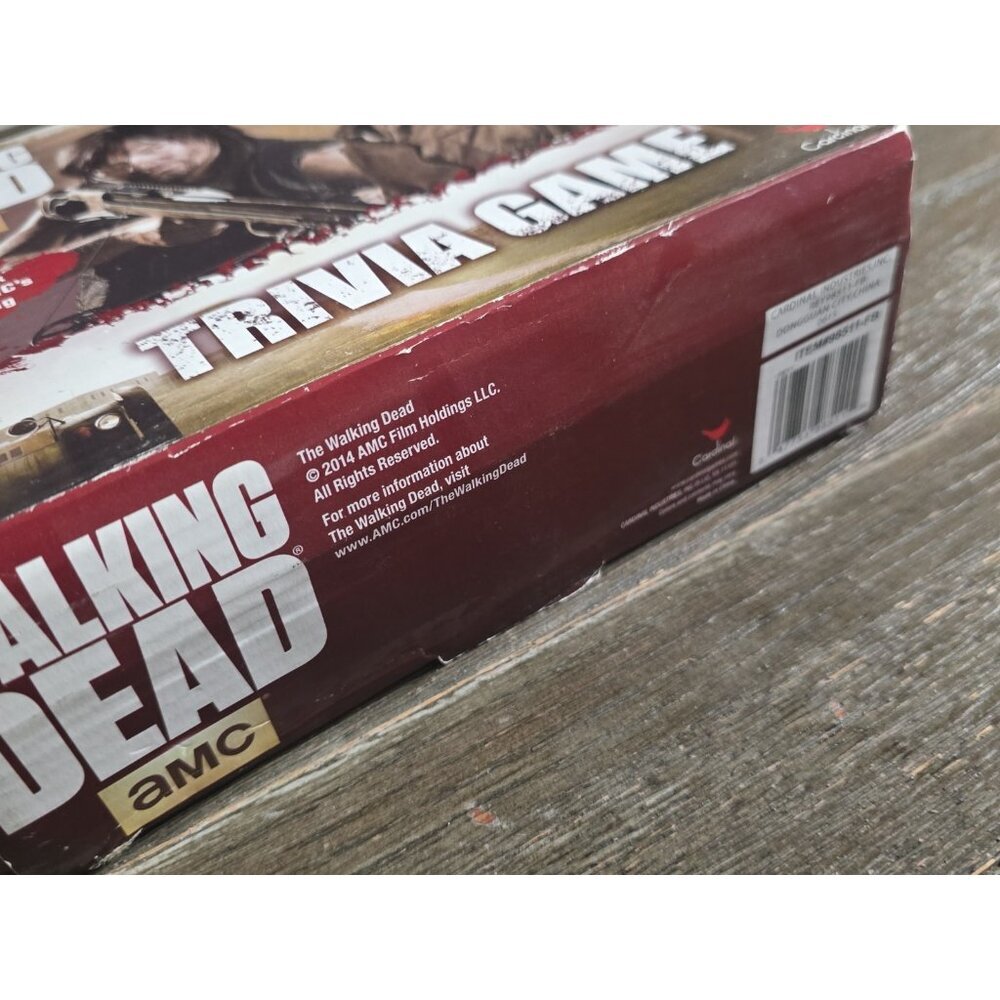 Cardinal Games, The Walking Dead Trivia Game - Picture 2 of 11